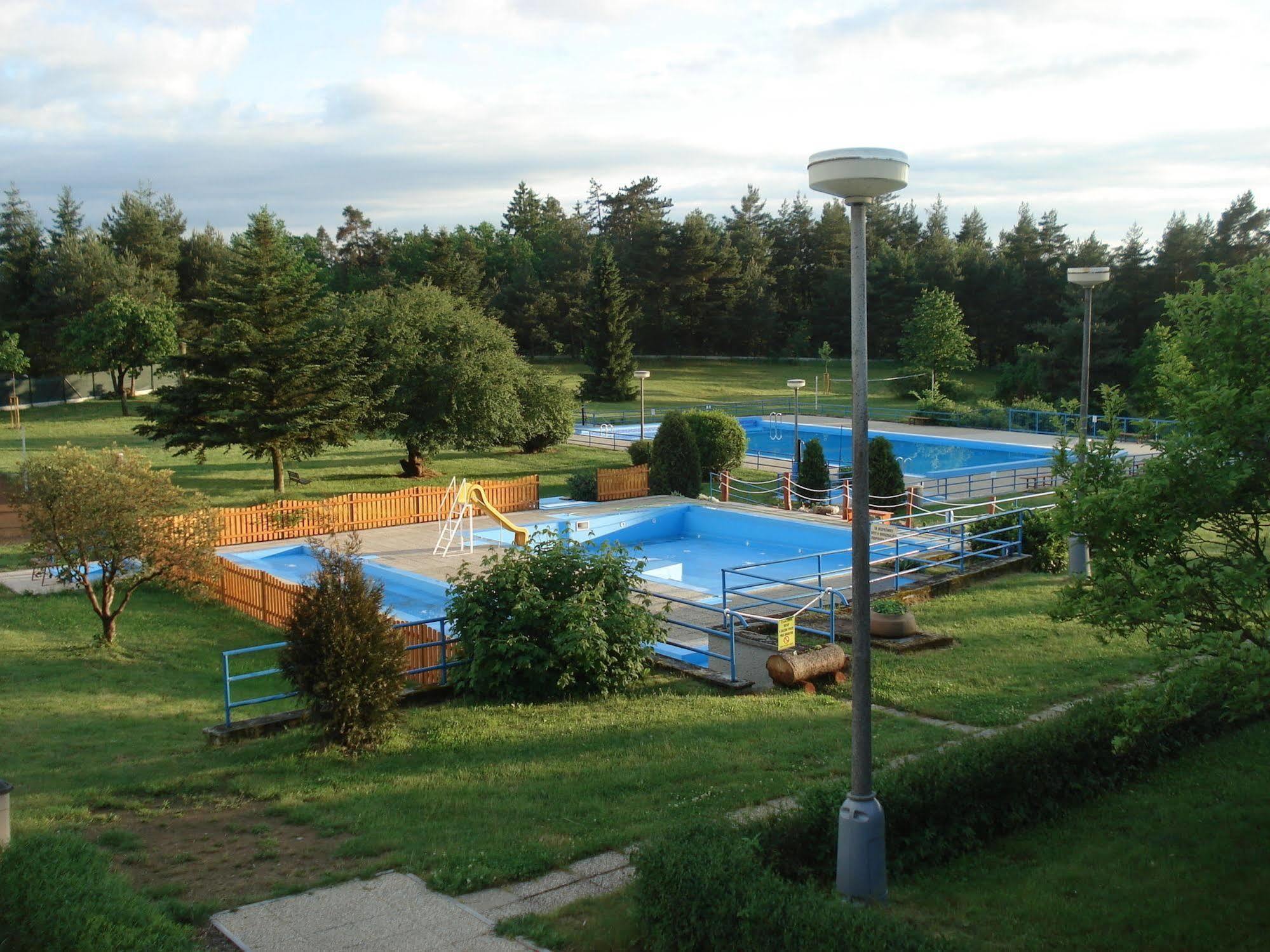Resort Hotel Zvíkov Zvíkovské Podhradí Exterior foto